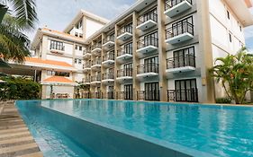 Costa Palawan Resort